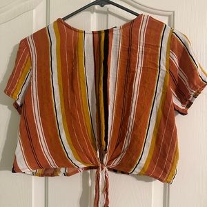 Cropped tie hem shirt